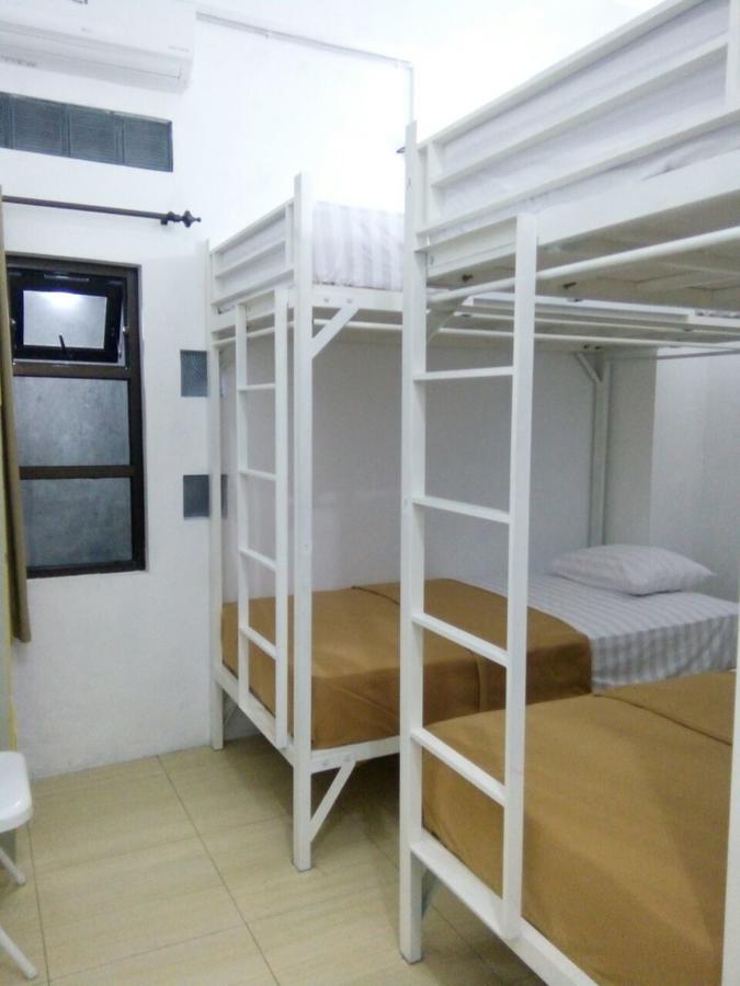Хостел Setia Backpacker Джокьякарта Экстерьер фото
