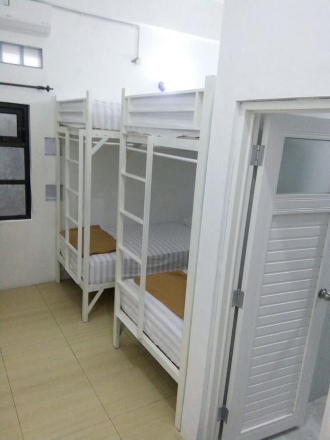 Хостел Setia Backpacker Джокьякарта Экстерьер фото