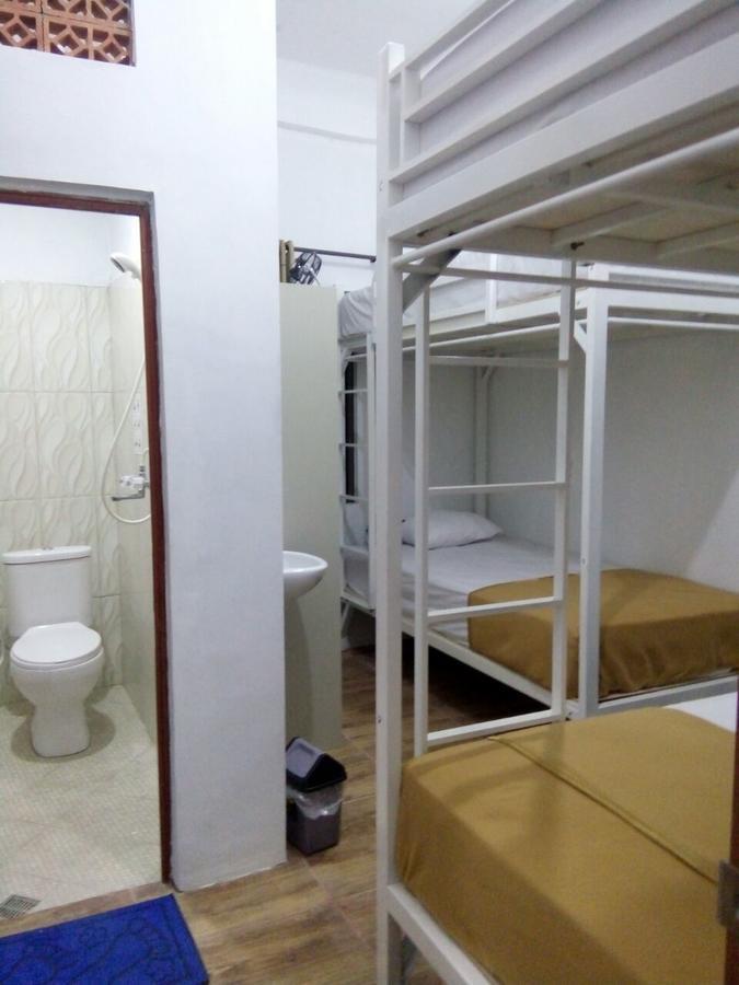 Хостел Setia Backpacker Джокьякарта Экстерьер фото