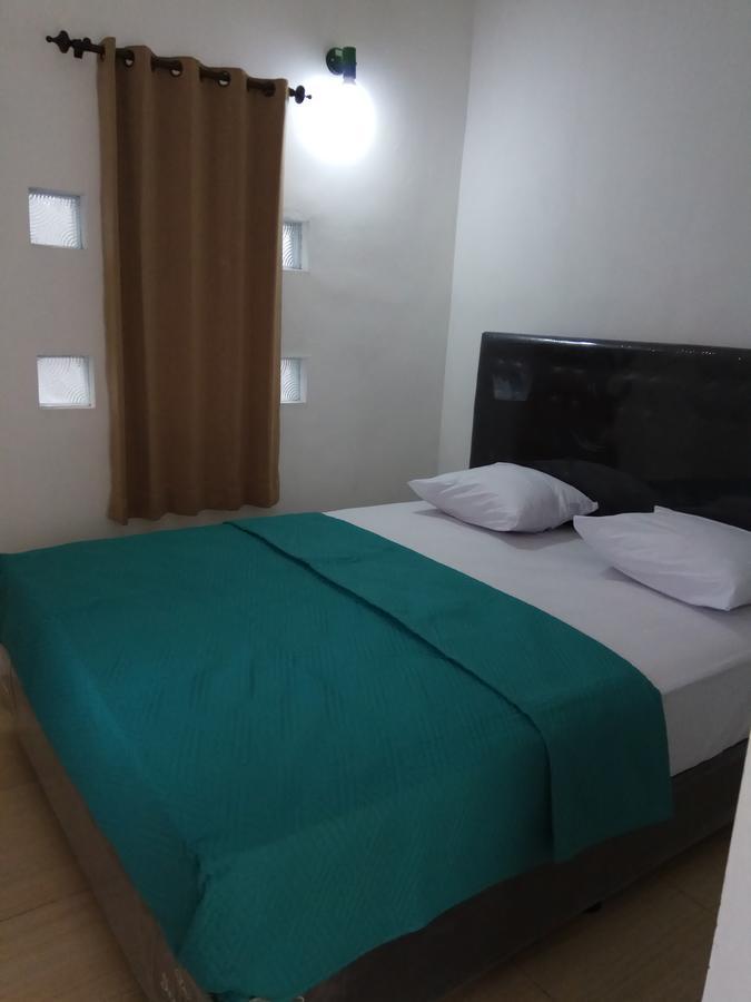 Хостел Setia Backpacker Джокьякарта Экстерьер фото