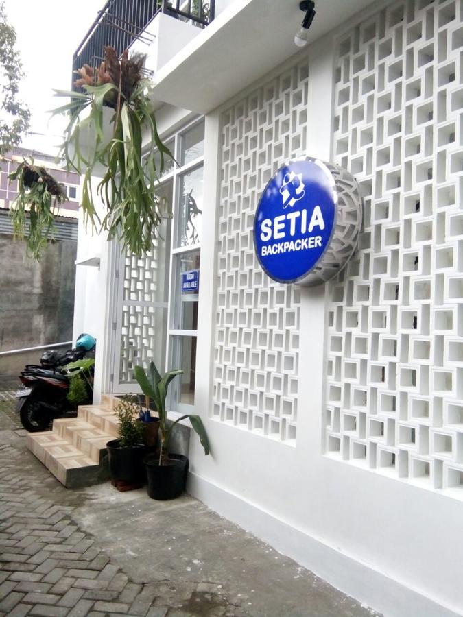 Хостел Setia Backpacker Джокьякарта Экстерьер фото