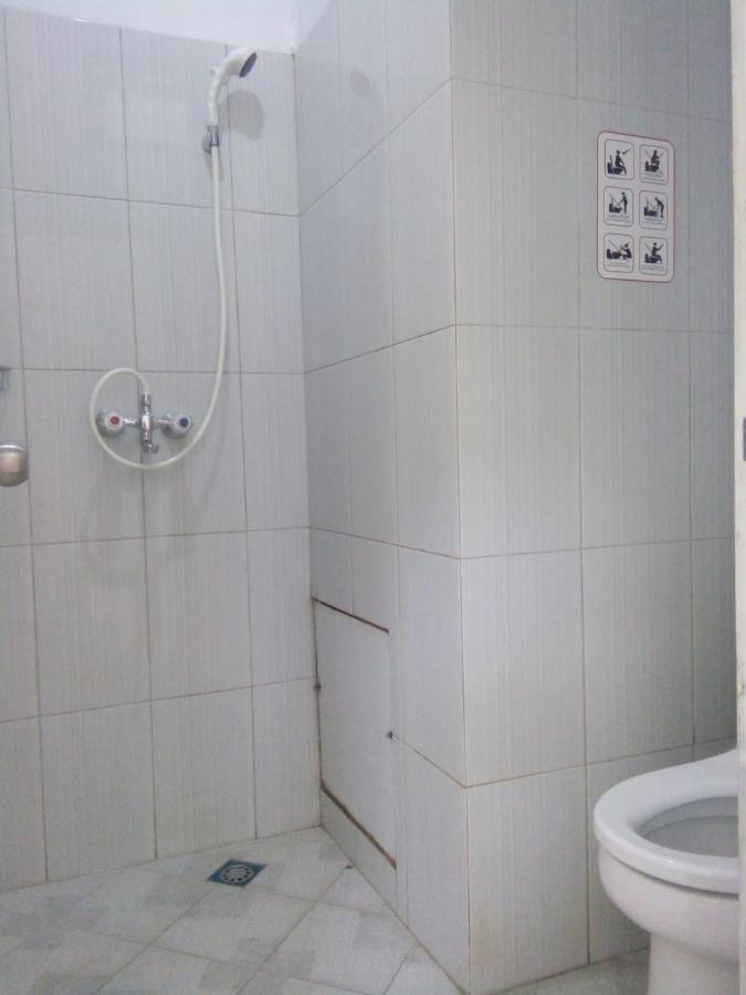 Хостел Setia Backpacker Джокьякарта Экстерьер фото