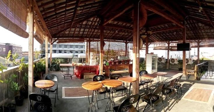 Хостел Setia Backpacker Джокьякарта Экстерьер фото